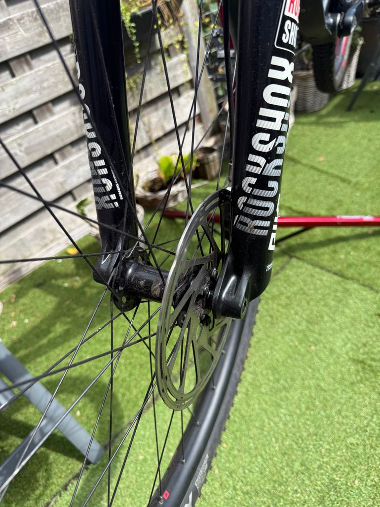 Used Commencal Meta V4 2017 2017 Mountainbike, Black — image 6 of 8