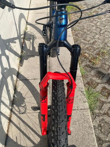 Brugt Trek Roscoe 8 Custom 2025 2025 Mountainbike — billede 2 af 6