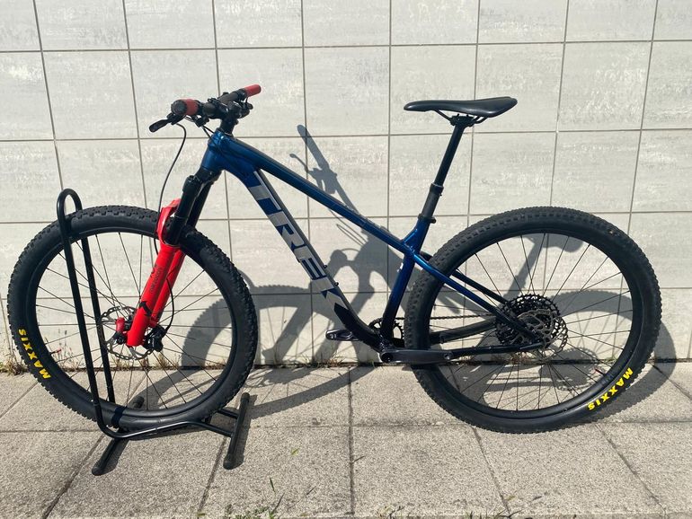 Brugt Trek Roscoe 8 Custom 2025 2025 Mountainbike — billede 3 af 6