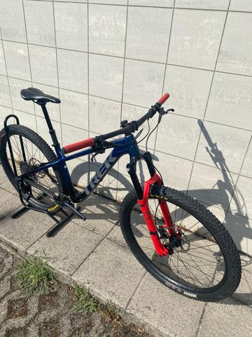 Brugt Trek Roscoe 8 Custom 2025 2025 Mountainbike — billede 5 af 6
