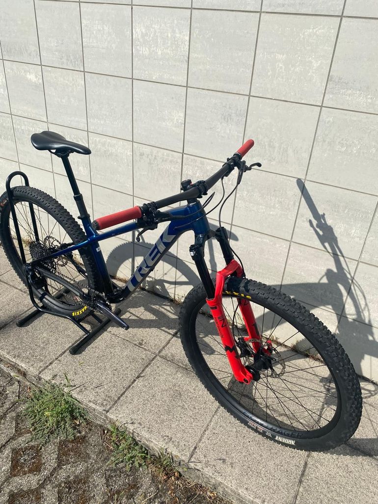 Brugt Trek Roscoe 8 Custom 2025 2025 Mountainbike — billede 5 af 6