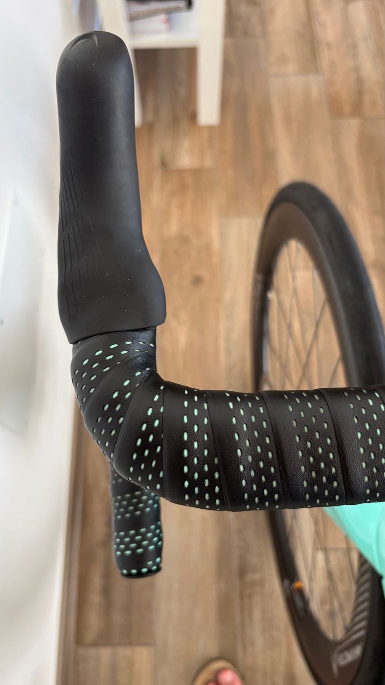 Brugt Bianchi Oltre Comp Ultegra Di2 2024 2024 Road & Gravel — billede 17 af 18