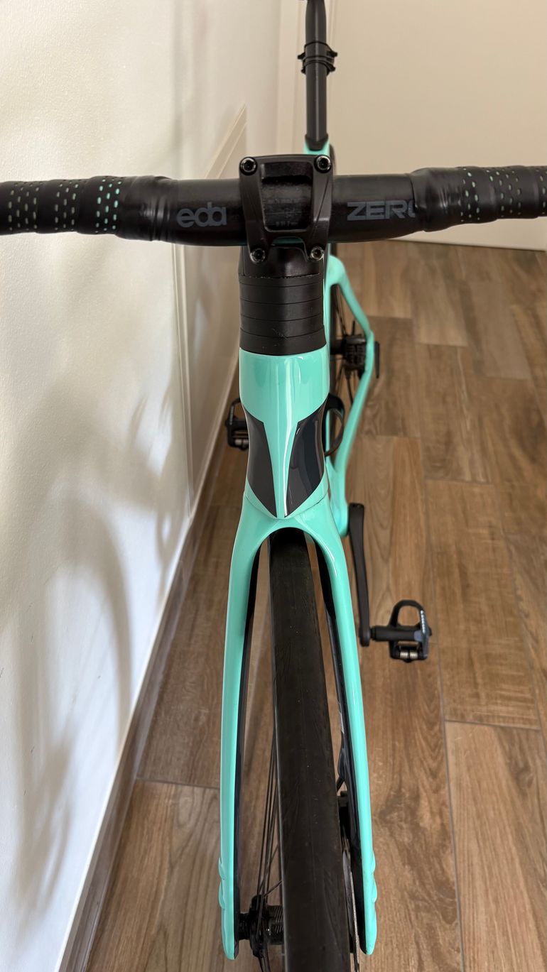 Brugt Bianchi Oltre Comp Ultegra Di2 2024 2024 Road & Gravel — billede 13 af 18