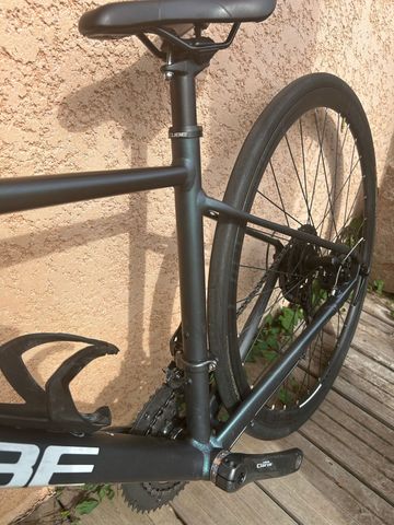 Brugt CUBE Attain Shimano Claris 2024 Road & Gravel — billede 2 af 9