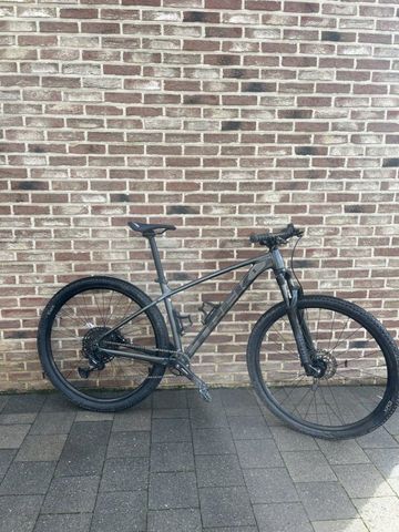 Brugt Trek X-Caliber 8 2020 2020 Mountainbike — billede 1 af 10