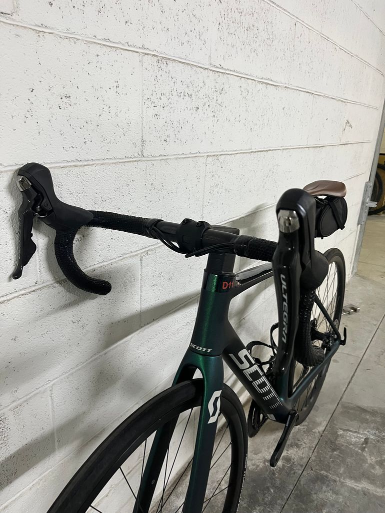 Used Scott Addict 20 2022 2022 Road & Gravel, Green — image 4 of 12