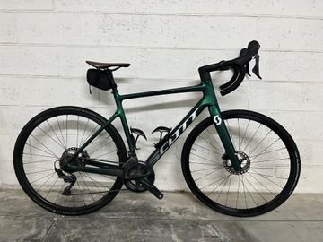 Used Scott Addict 20 2022 2022 Road & Gravel, Green — image 1 of 12