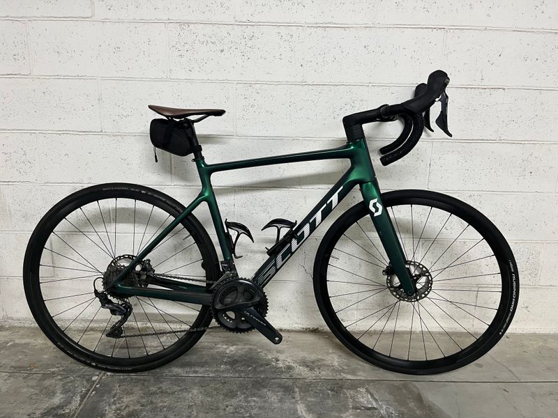 Used Scott Addict 20 2022 2022 Road & Gravel