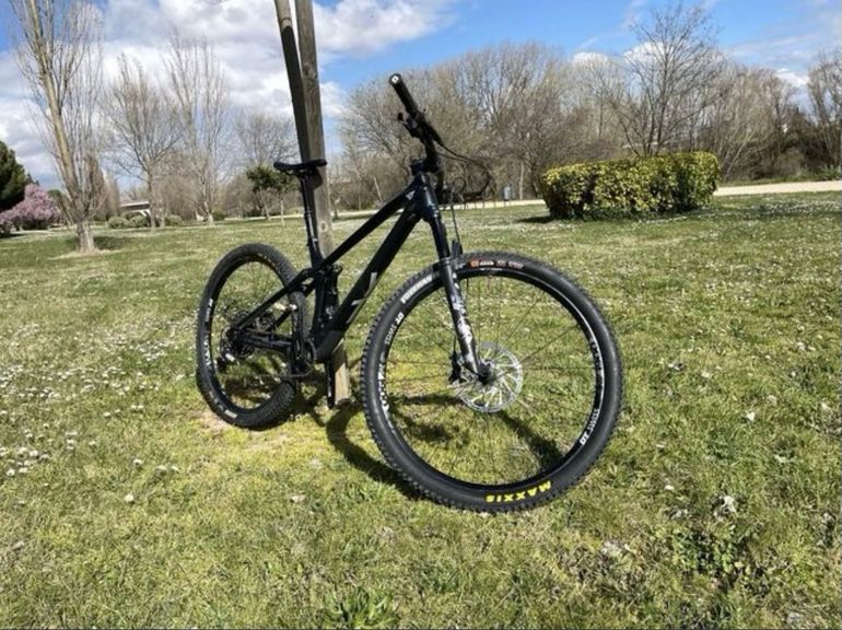 YT Industries Izzo CORE 2 29 2022 2022 Mountainbike d'occasion — image 4 sur 7