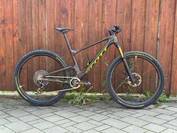 Gebrauchtes Scott Spark 900 EVO 2025 2025 Mountainbike, Schwarz — Bild 1 von 7