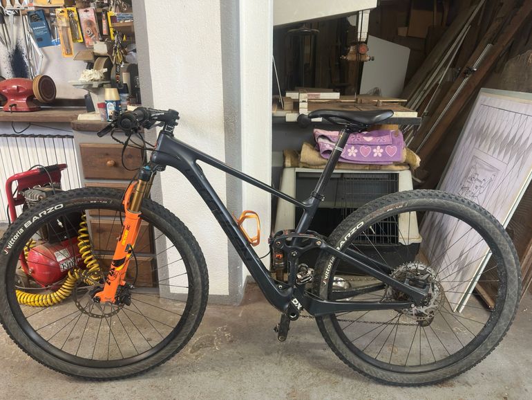 Lee Cougan Custom SRAM NX 2021 Mountainbike d'occasion — image 2 sur 8