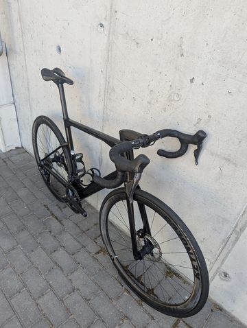 Used BMC Roadmachine 01 FIVE 2022 2022 Road & Gravel, Black — image 5 of 9