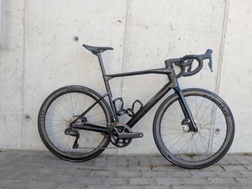 Used BMC Roadmachine 01 FIVE 2022 2022 Road & Gravel, Black — image 9 of 9