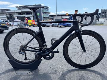 Canyon Aeroad CF SLX 8.0 2018 2018 Road & Gravel d'occasion — image 2 sur 15