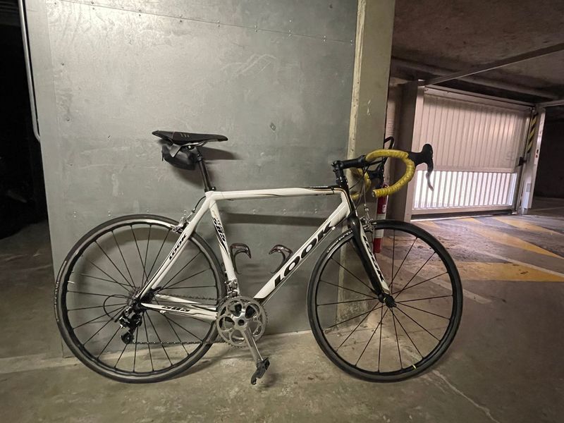 Used Look 585 Campagnolo Centaur 2009 Road & Gravel