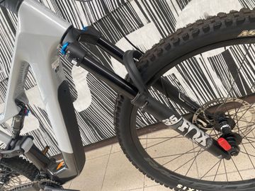 Used Focus JAM² SL 8.8 2023 2023 Mountainbike, Light Gray, 29 — image 3 of 10