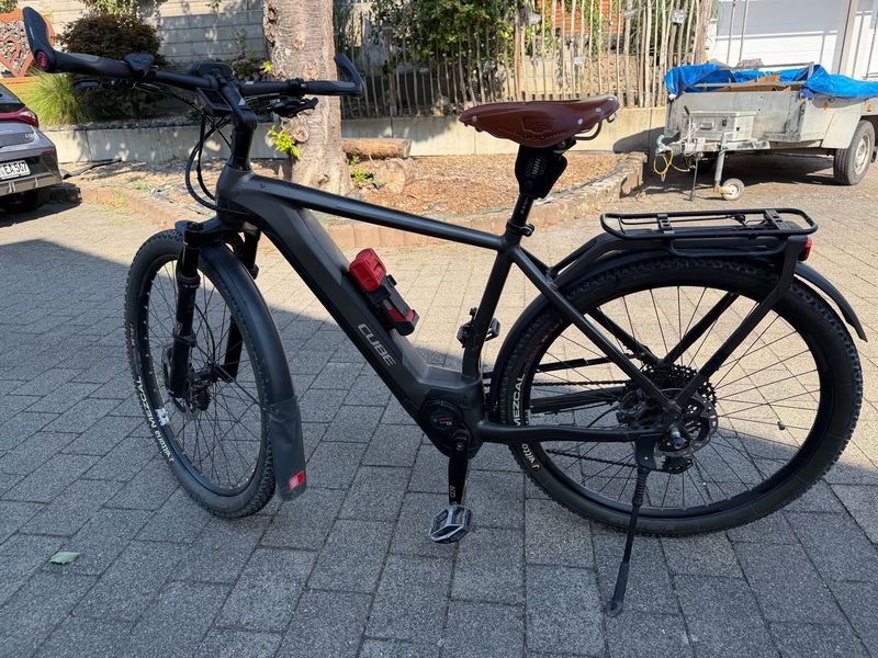 Použité CUBE KATHMANDU HYBRID SL 500 2019 2019 Urban & Touring