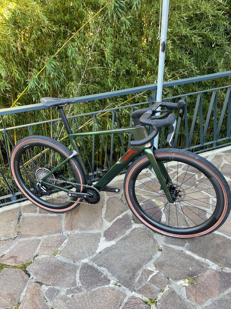 Použité 3T RACEMAX 2 ITALIA FORCE XPLR AXS TORNO 1X13 DISCUS 45|40 2026 2026 Road & Gravel