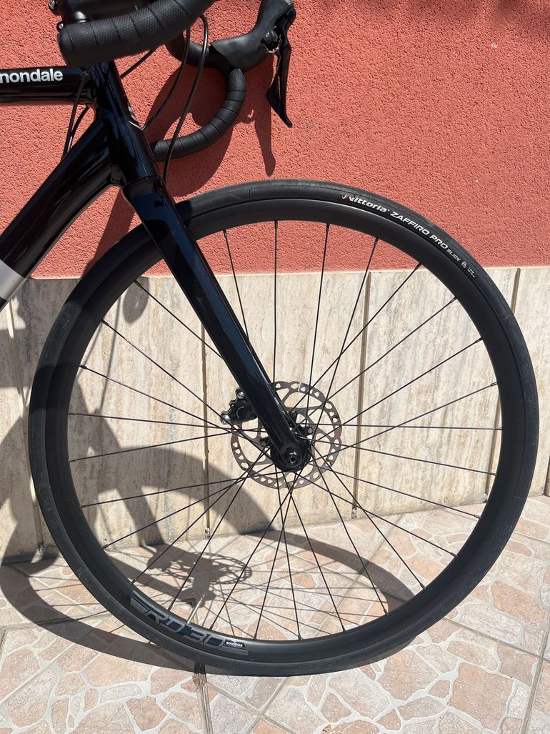 Brugt Cannondale CAAD13 105 – Taglia 54/M – Poco più di 1.000 km 2020 Road & Gravel — billede 8 af 9