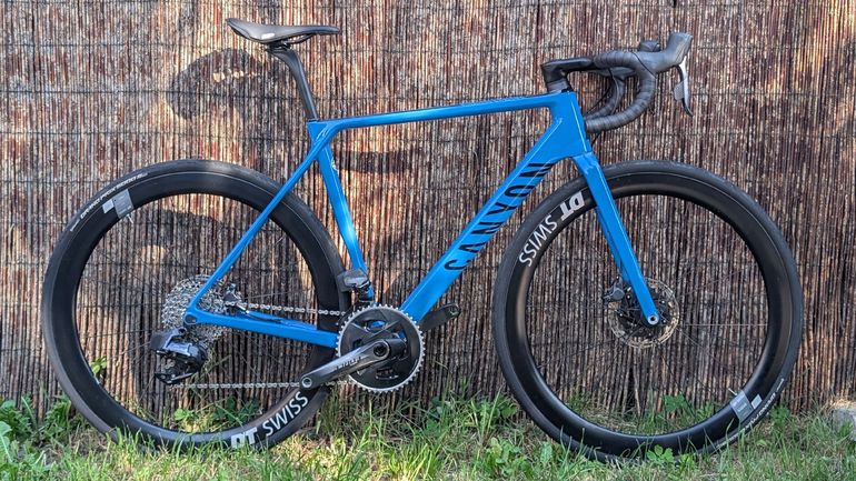 Brugt Canyon Ultimate CF SLX 8 Disc eTap 2022 2022 Road & Gravel — billede 2 af 14