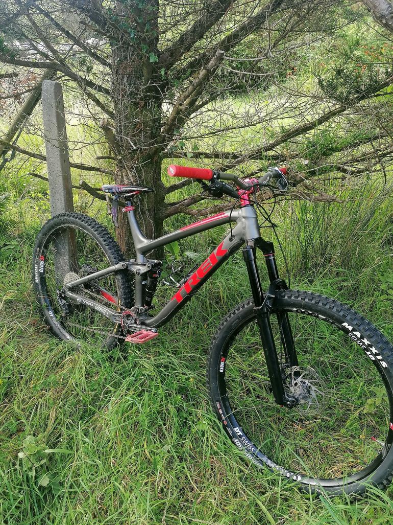 Brugt Trek Fuel EX 5 27.5 Plus 2018 2018 Mountainbike — billede 1 af 6