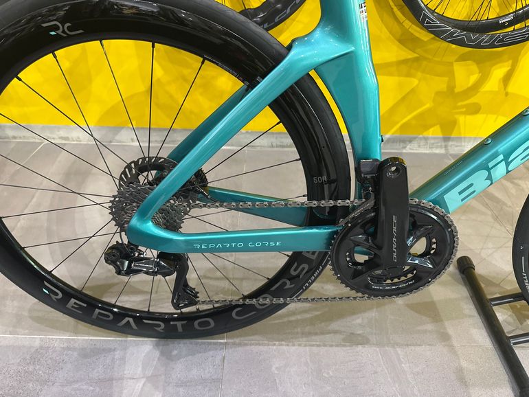 Used Bianchi Oltre RC 2026 2026 Road & Gravel, Green — image 3 of 8