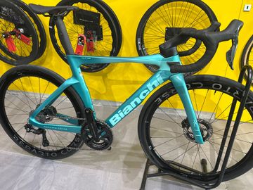 Used Bianchi Oltre RC 2026 2026 Road & Gravel, Green — image 2 of 8