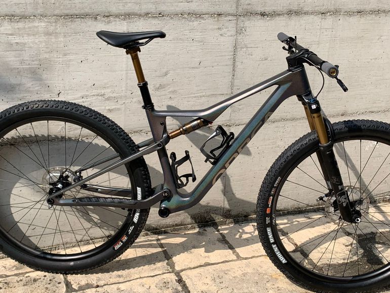Orbea OIZ M-LTD 2024 2024 Mountainbike usato, Grigio chiaro — immagine 2 di 13