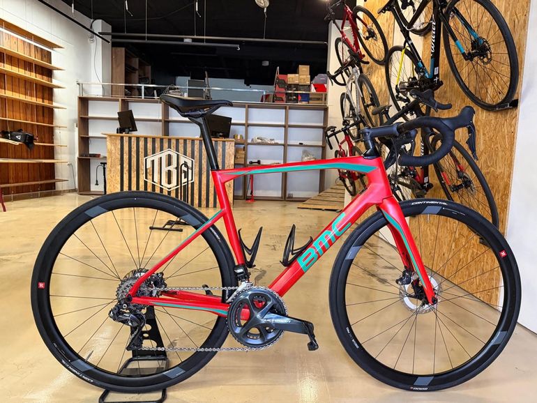 Used BMC Roadmachine 02 ONE 2018 2018 Road & Gravel, Red — image 13 of 14