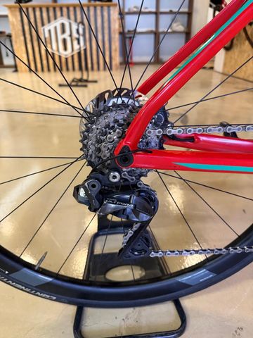 Used BMC Roadmachine 02 ONE 2018 2018 Road & Gravel, Red — image 3 of 14