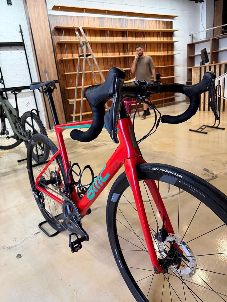 Used BMC Roadmachine 02 ONE 2018 2018 Road & Gravel, Red — image 12 of 14