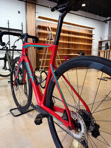 Used BMC Roadmachine 02 ONE 2018 2018 Road & Gravel, Red — image 11 of 14