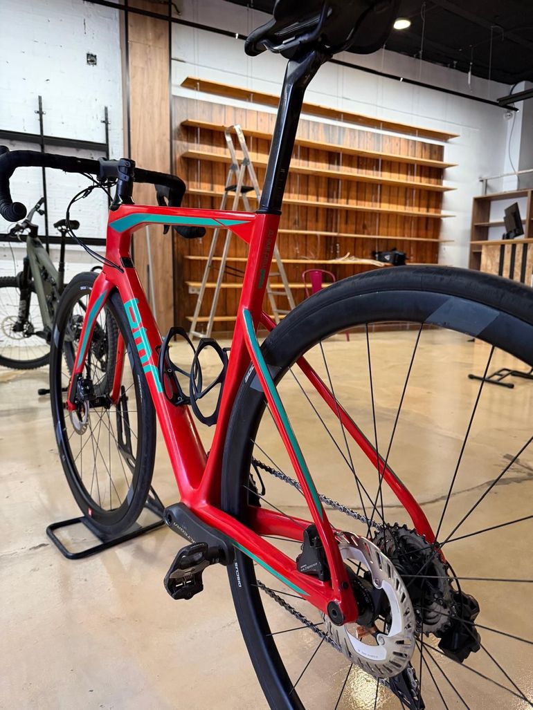 Used BMC Roadmachine 02 ONE 2018 2018 Road & Gravel, Red — image 11 of 14