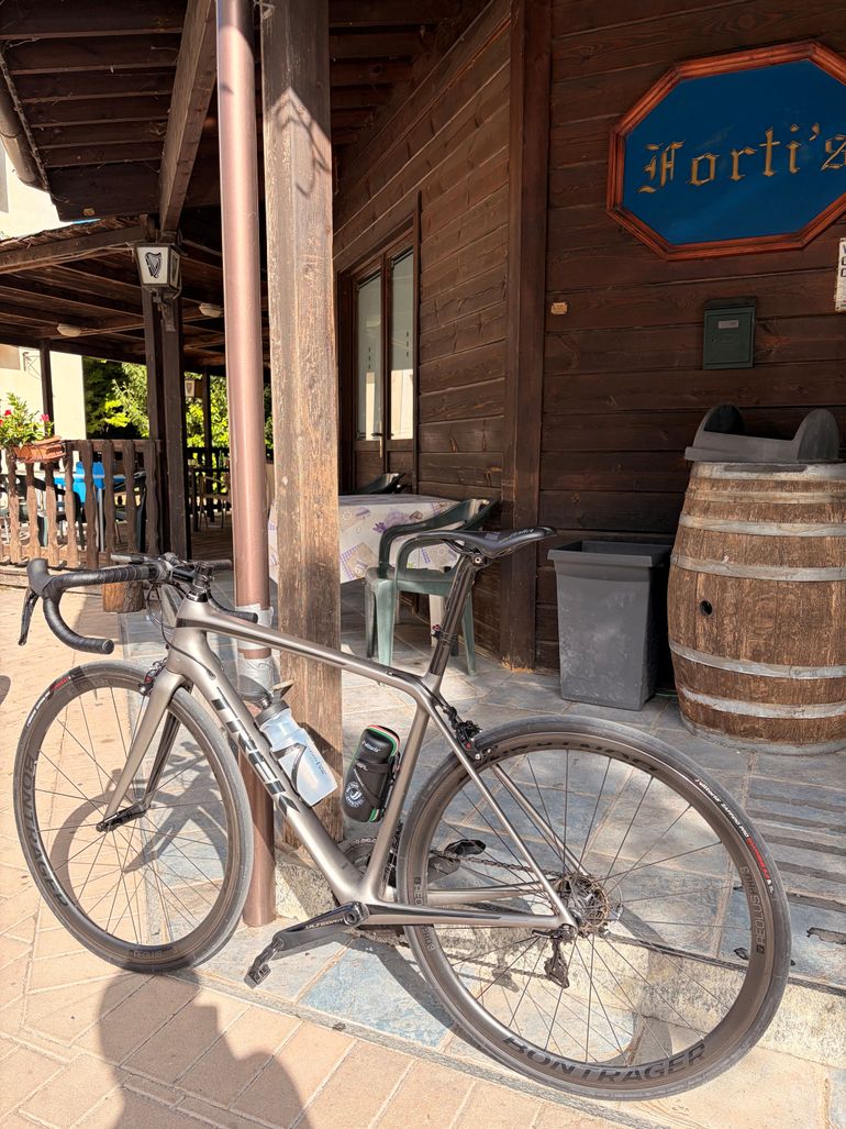 Trek Émonda SL 6 2018 2018 Road & Gravel usato, Grigio chiaro — immagine 2 di 6
