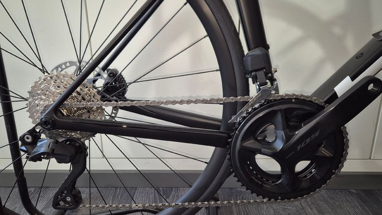 BMC Teammachine SLR TWO 2027 2027 Road & Gravel usato, Nero — immagine 2 di 4
