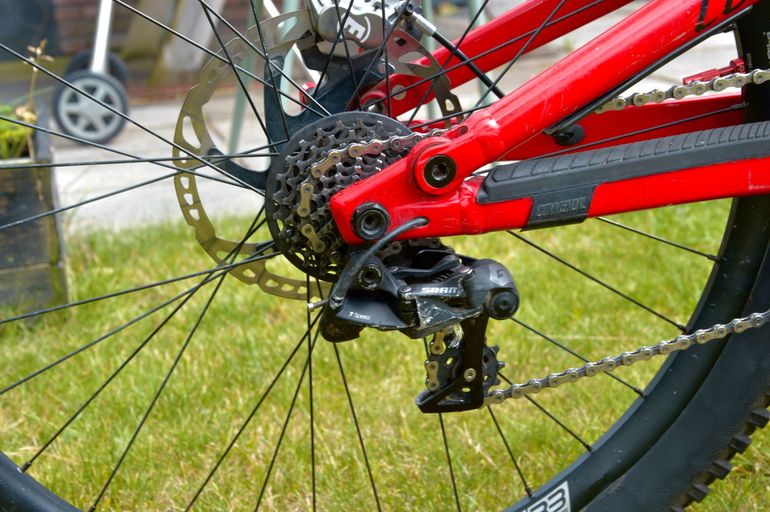 Used Commencal Custom SRAM GX 2019 Mountainbike, Red — image 10 of 14