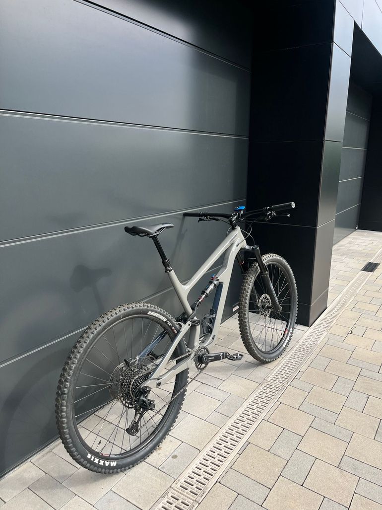 Cannondale Habit 4 2021 2021 Mountainbike usato, Grigio chiaro — immagine 4 di 14