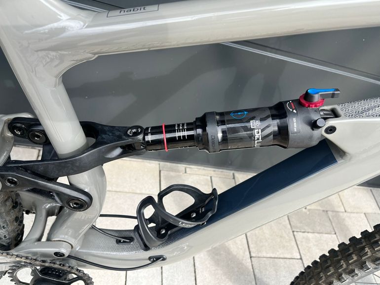 Cannondale Habit 4 2021 2021 Mountainbike usato, Grigio chiaro — immagine 8 di 14