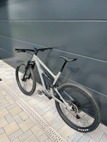 Cannondale Habit 4 2021 2021 Mountainbike usato, Grigio chiaro — immagine 11 di 14