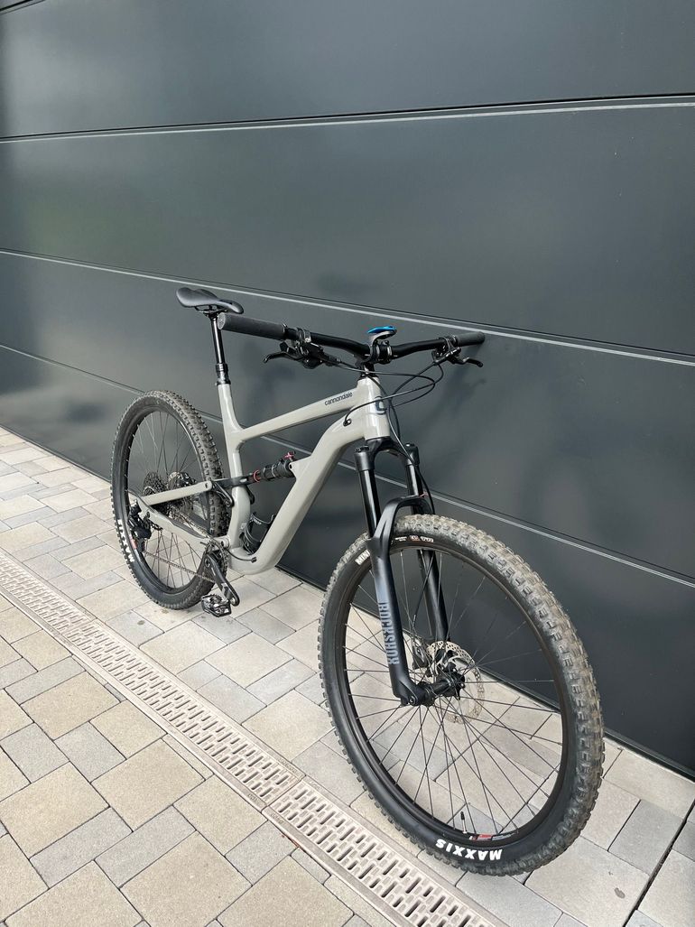 Cannondale Habit 4 2021 2021 Mountainbike usato, Grigio chiaro — immagine 3 di 14