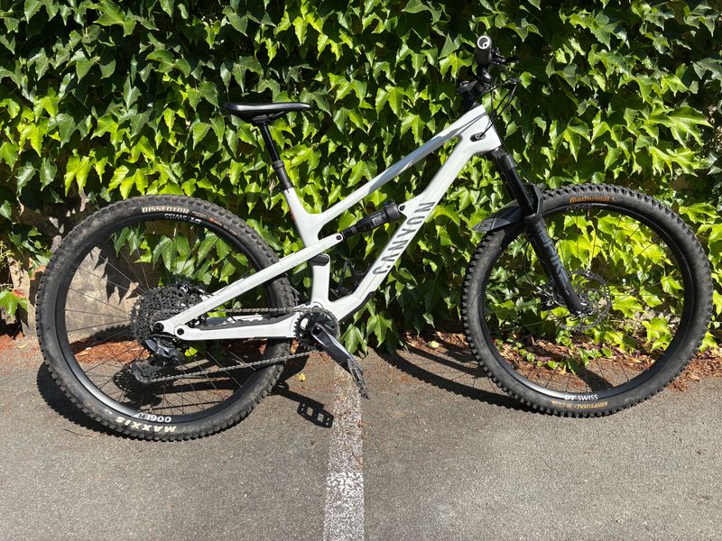 Tweedehands Canyon Spectral 125 CF7 2024 2024 MTB