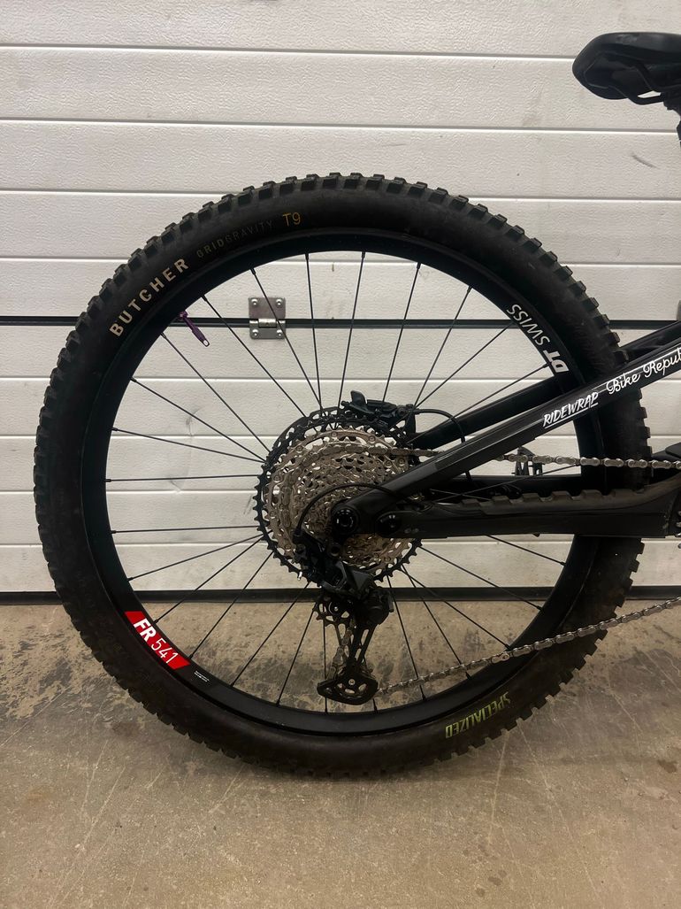 Gebrauchtes Canyon Spectral CF 7 2024 2024 Mountainbike, Hellgrau, 29, 27.5 — Bild 3 von 8