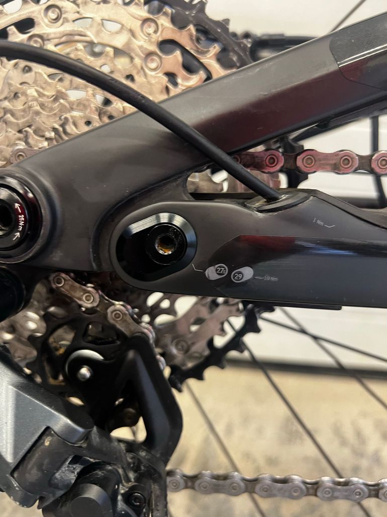 Käytetty Canyon Spectral CF 7 2024 2024 Mountainbike — kuva 8 / 8