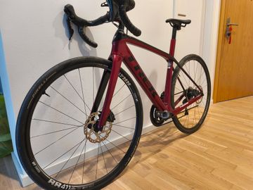 Trek Domane SL 5 2021 2021 Road & Gravel usato, Rosso — immagine 2 di 8