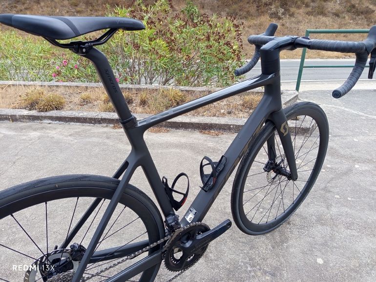 Scott Addict RC 15 2024 2024 Road & Gravel usato, Grigio chiaro — immagine 10 di 10