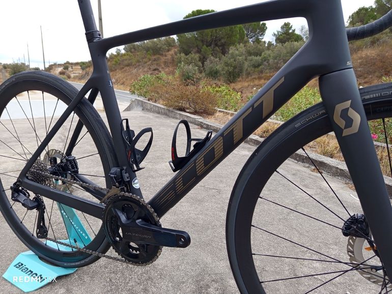 Scott Addict RC 15 2024 2024 Road & Gravel usato, Grigio chiaro — immagine 8 di 10