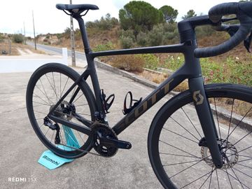 Scott Addict RC 15 2024 2024 Road & Gravel usato, Grigio chiaro — immagine 9 di 10