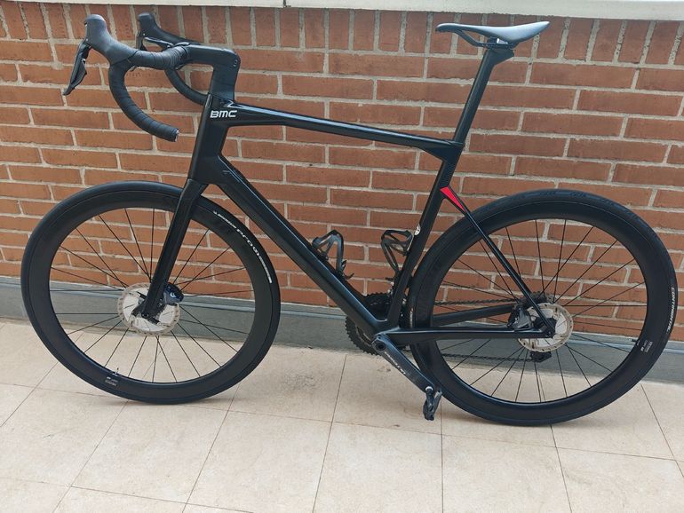 Used BMC Roadmachine 01 FOUR 2019 2019 Road & Gravel, Black — image 2 of 6
