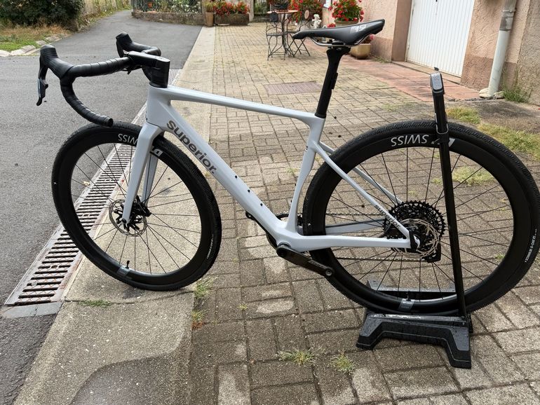 Used SUPERIOR BIKES Custom SRAM Force eTap AXS 2026 Road & Gravel, Light Gray — image 2 of 8