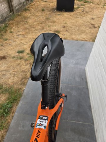 Used Niner Custom Shimano Deore XT 2018 Mountainbike, Orange — image 7 of 17